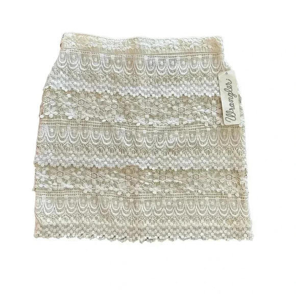 Wrangler Cream Lace Mini Skirt size small - Picture 1 of 7